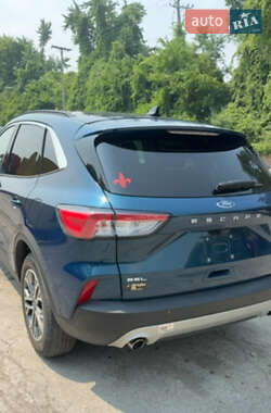 Внедорожник / Кроссовер Ford Escape 2020 в 