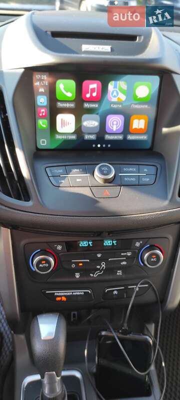 Внедорожник / Кроссовер Ford Escape 2017 в Ровно