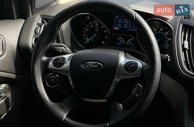 Внедорожник / Кроссовер Ford Escape 2014 в 