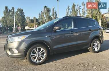 Внедорожник / Кроссовер Ford Escape 2018 в 