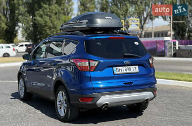 Внедорожник / Кроссовер Ford Escape 2017 в 