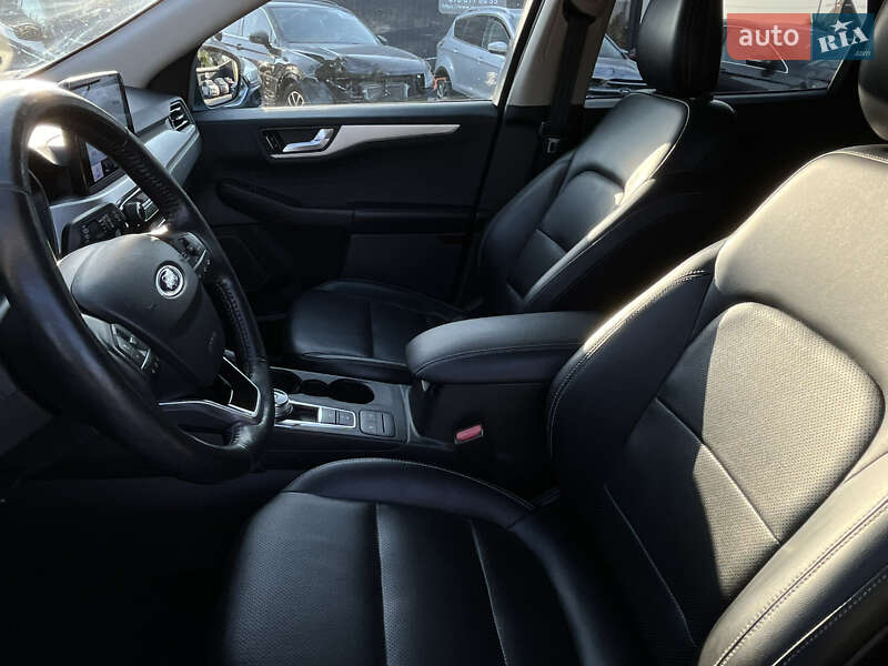 Позашляховик / Кросовер Ford Escape 2019 в Львові