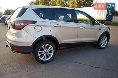Внедорожник / Кроссовер Ford Escape 2016 в 