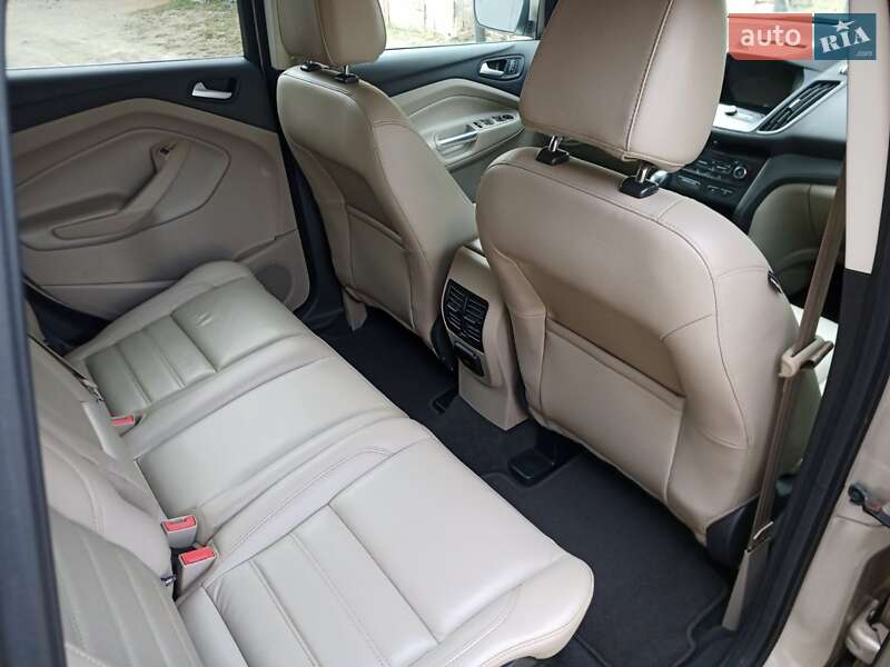 Внедорожник / Кроссовер Ford Escape 2016 в Ровно