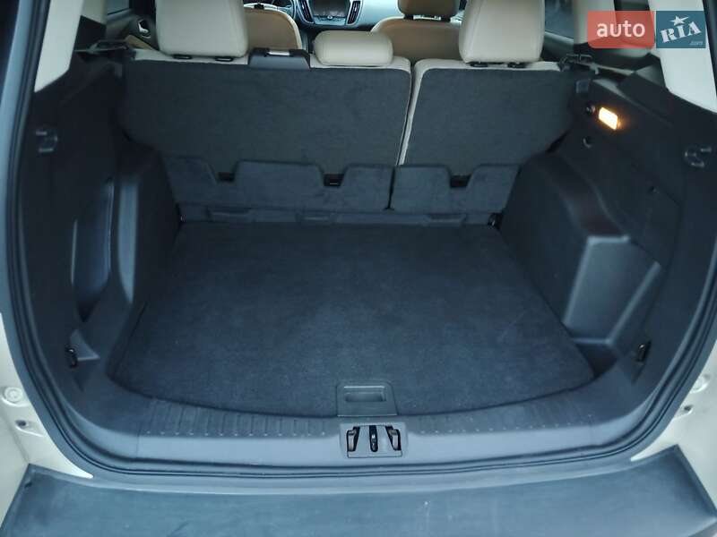 Внедорожник / Кроссовер Ford Escape 2016 в Ровно