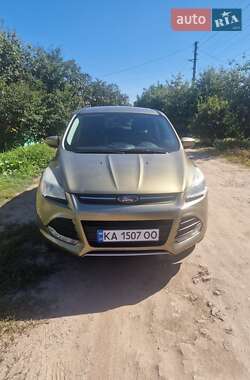 Внедорожник / Кроссовер Ford Escape 2013 в 
