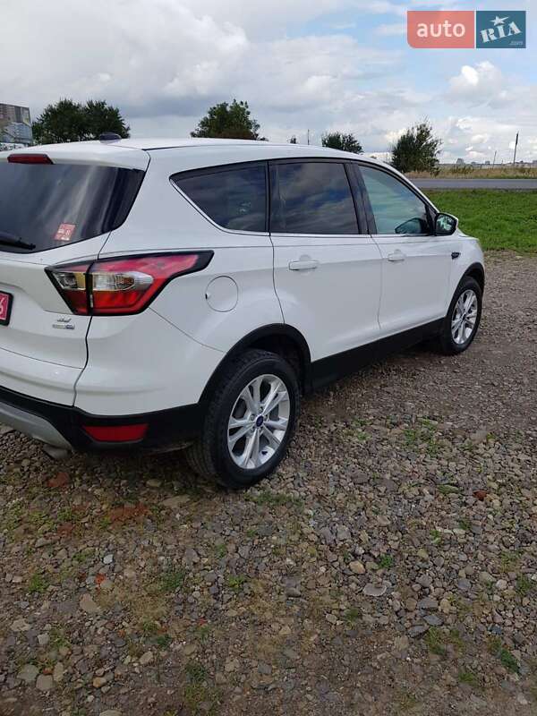 Позашляховик / Кросовер Ford Escape 2017 в Львові