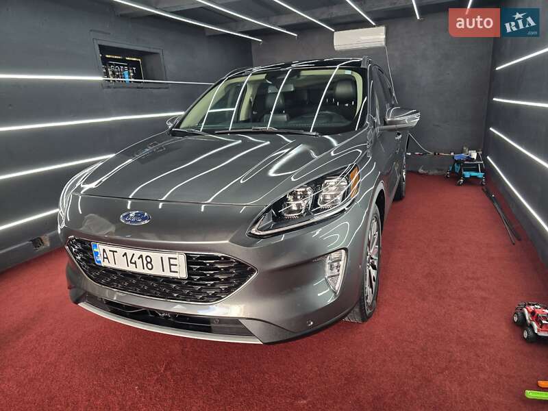 Позашляховик / Кросовер Ford Escape 2019 в Косові