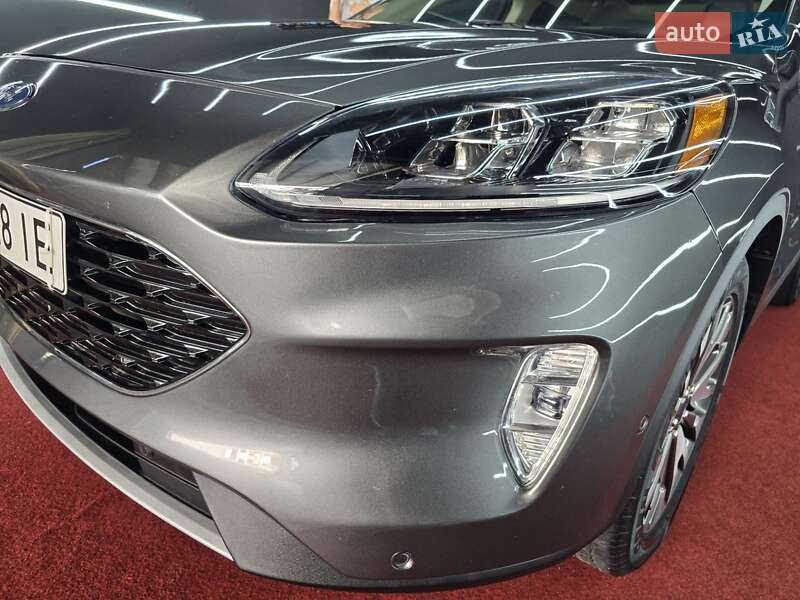 Позашляховик / Кросовер Ford Escape 2019 в Косові