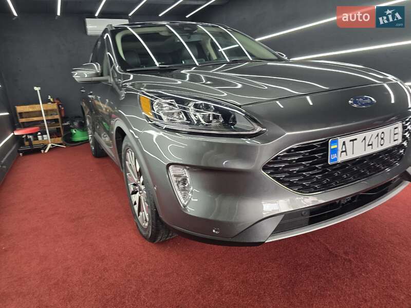 Позашляховик / Кросовер Ford Escape 2019 в Косові