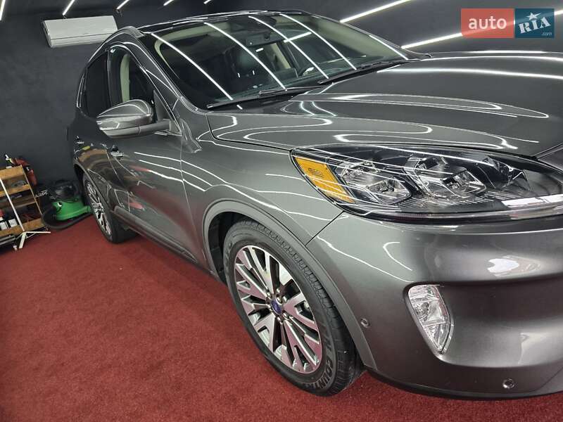 Позашляховик / Кросовер Ford Escape 2019 в Косові