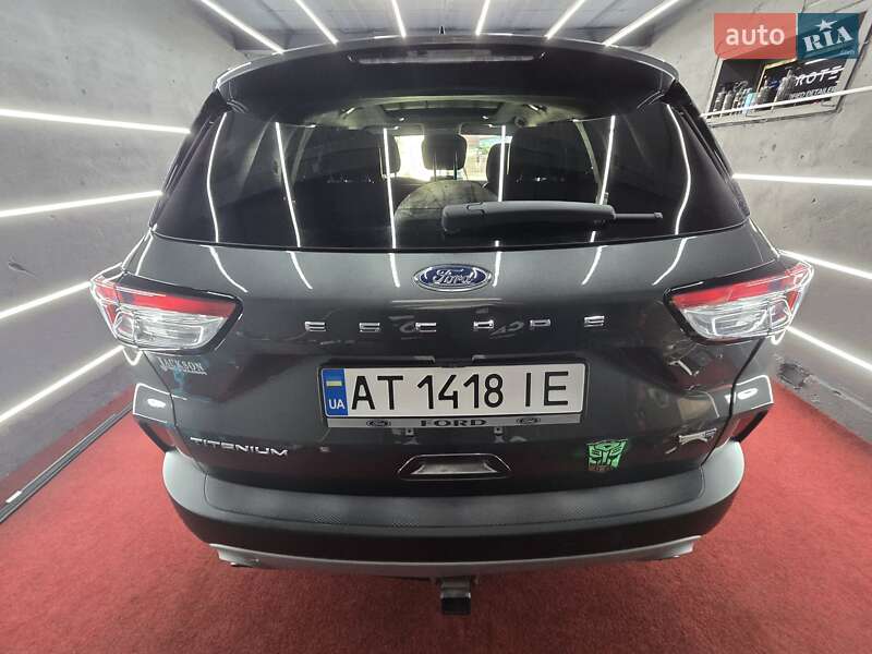 Позашляховик / Кросовер Ford Escape 2019 в Косові