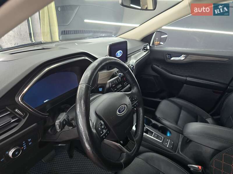 Позашляховик / Кросовер Ford Escape 2019 в Косові