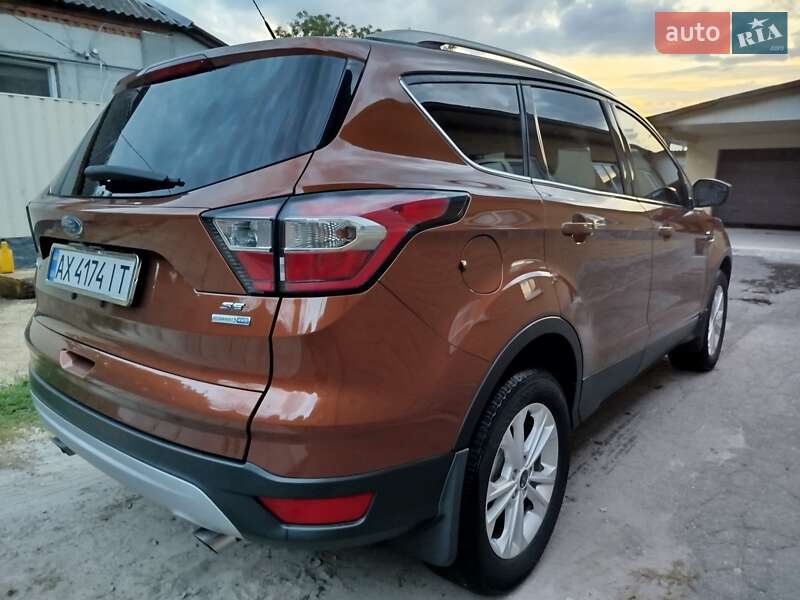 Внедорожник / Кроссовер Ford Escape 2017 в Ахтырке