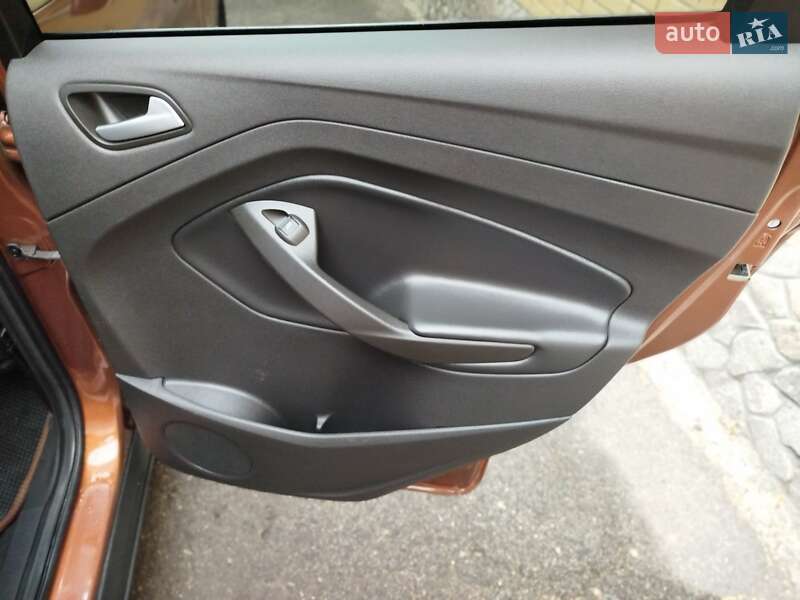 Внедорожник / Кроссовер Ford Escape 2017 в Ахтырке