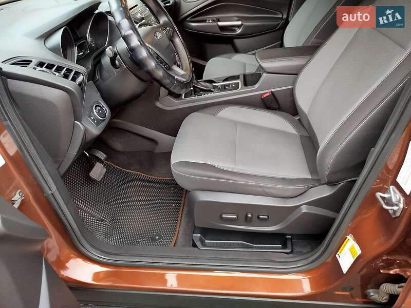 Внедорожник / Кроссовер Ford Escape 2017 в Ахтырке