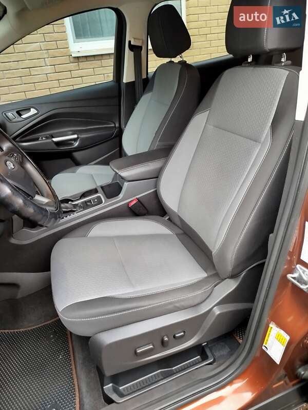 Внедорожник / Кроссовер Ford Escape 2017 в Ахтырке