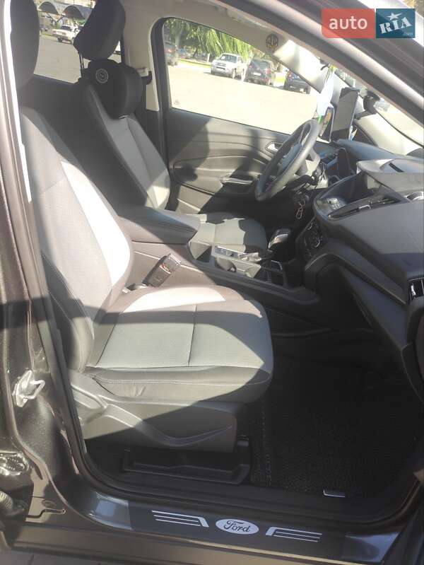 Внедорожник / Кроссовер Ford Escape 2017 в Луцке