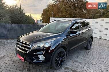 Позашляховик / Кросовер Ford Escape 2018 в 