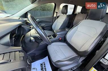Позашляховик / Кросовер Ford Escape 2018 в 