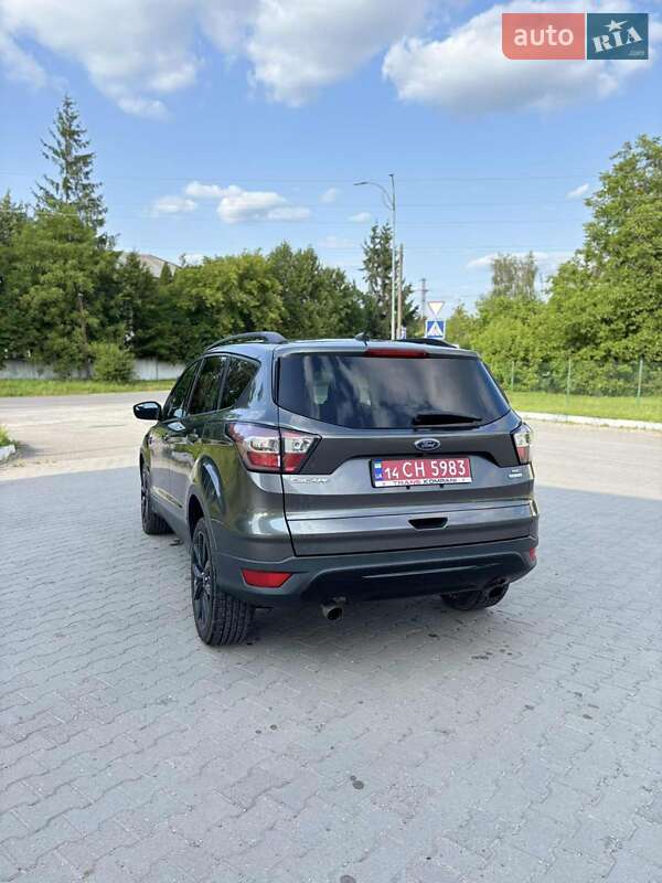 Внедорожник / Кроссовер Ford Escape 2017 в Гусятине