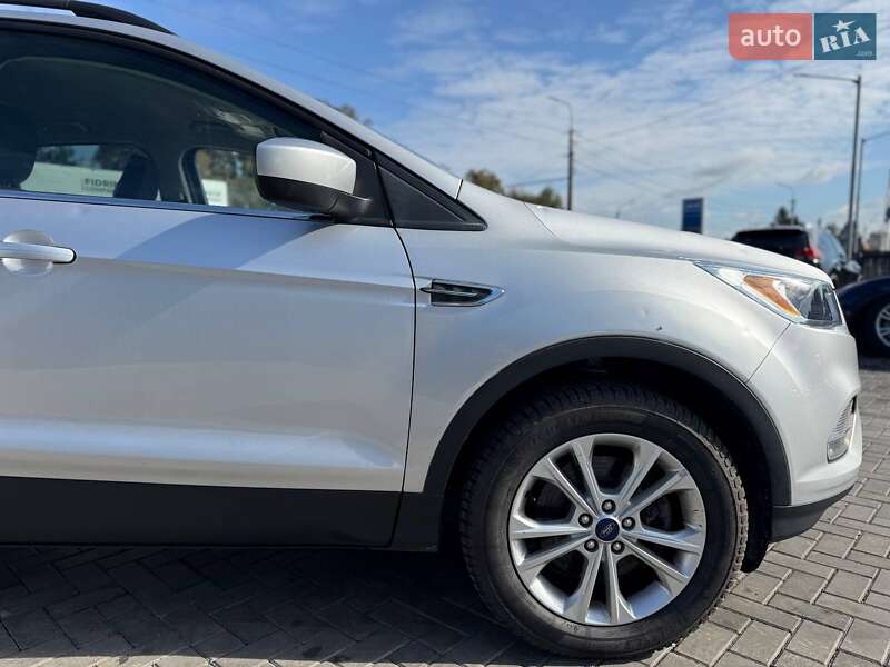 Внедорожник / Кроссовер Ford Escape 2018 в Луцке