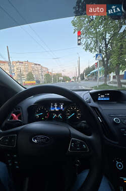 Внедорожник / Кроссовер Ford Escape 2018 в 