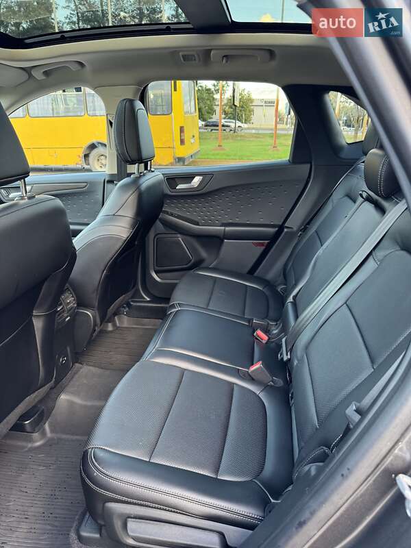 Внедорожник / Кроссовер Ford Escape 2020 в Киеве