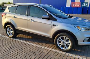 Внедорожник / Кроссовер Ford Escape 2019 в 