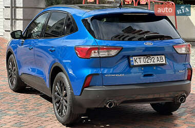 Внедорожник / Кроссовер Ford Escape 2020 в 