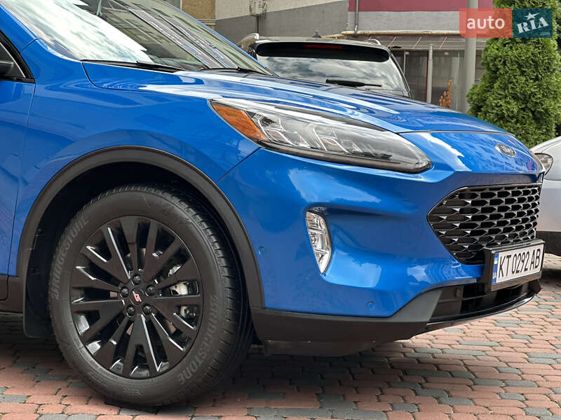 Внедорожник / Кроссовер Ford Escape 2020 в Ивано-Франковске