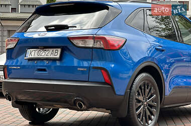Внедорожник / Кроссовер Ford Escape 2020 в 