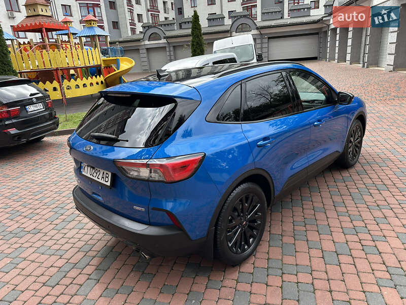 Внедорожник / Кроссовер Ford Escape 2020 в Ивано-Франковске