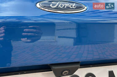 Внедорожник / Кроссовер Ford Escape 2020 в 