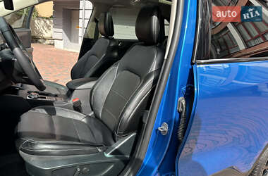 Внедорожник / Кроссовер Ford Escape 2020 в 