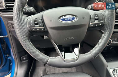 Внедорожник / Кроссовер Ford Escape 2020 в 