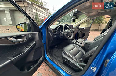 Внедорожник / Кроссовер Ford Escape 2020 в 