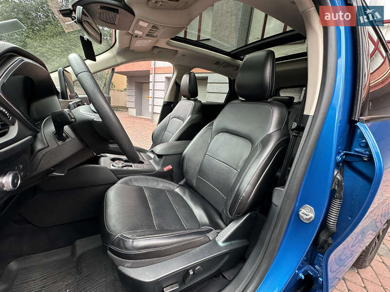 Внедорожник / Кроссовер Ford Escape 2020 в Ивано-Франковске