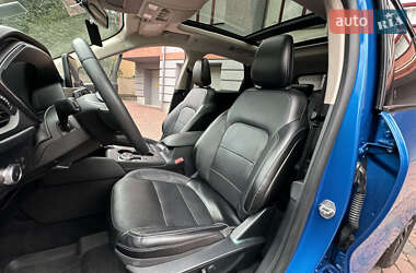 Внедорожник / Кроссовер Ford Escape 2020 в 