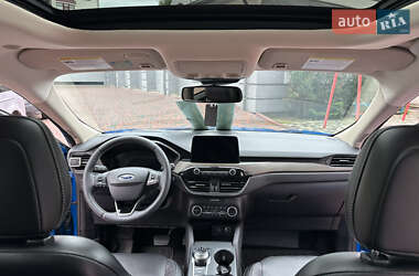 Внедорожник / Кроссовер Ford Escape 2020 в 