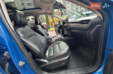 Внедорожник / Кроссовер Ford Escape 2020 в 