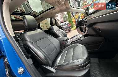 Внедорожник / Кроссовер Ford Escape 2020 в 