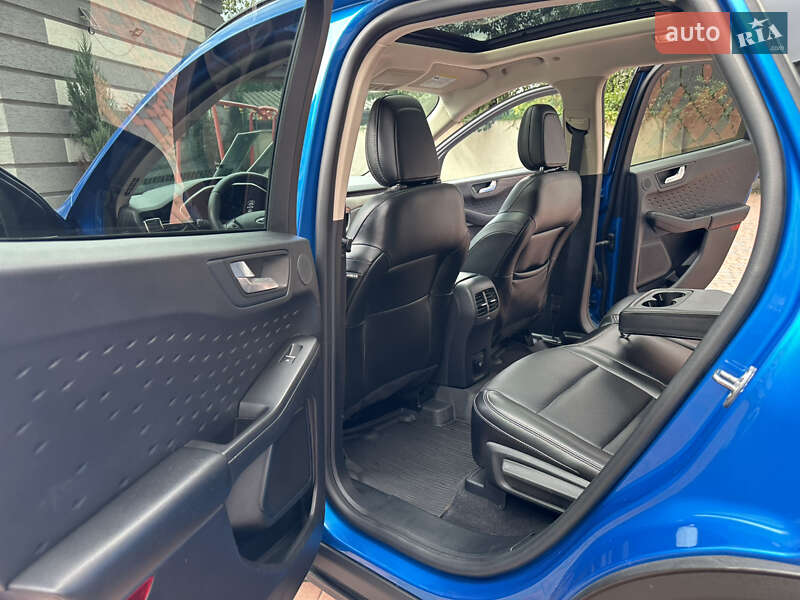 Внедорожник / Кроссовер Ford Escape 2020 в Ивано-Франковске
