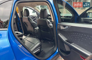 Внедорожник / Кроссовер Ford Escape 2020 в 