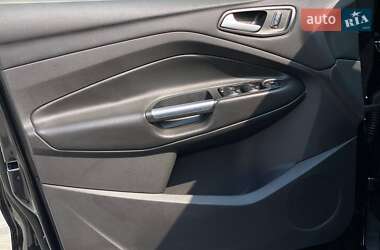 Внедорожник / Кроссовер Ford Escape 2015 в 