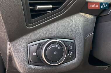 Внедорожник / Кроссовер Ford Escape 2015 в 