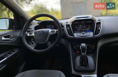 Внедорожник / Кроссовер Ford Escape 2015 в 