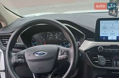 Внедорожник / Кроссовер Ford Escape 2020 в 