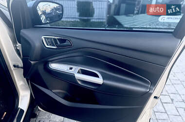 Внедорожник / Кроссовер Ford Escape 2018 в 