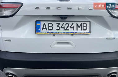 Внедорожник / Кроссовер Ford Escape 2020 в 